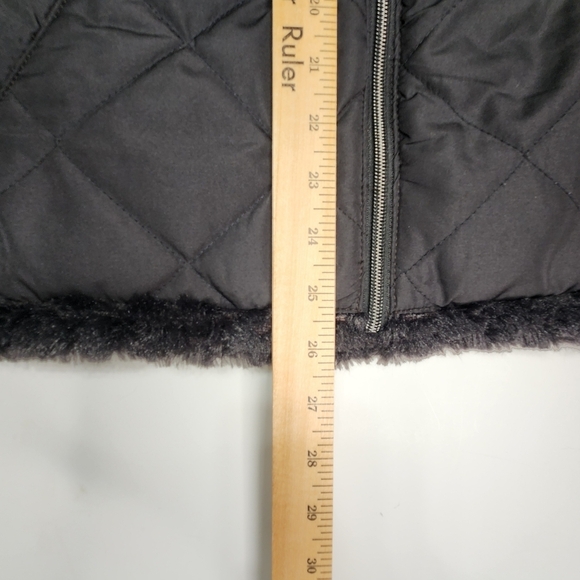 Casual Identity Vest Womens M Reversible Full Zip Black Faux Fur Quilted Pockets - Picture 5 of 10